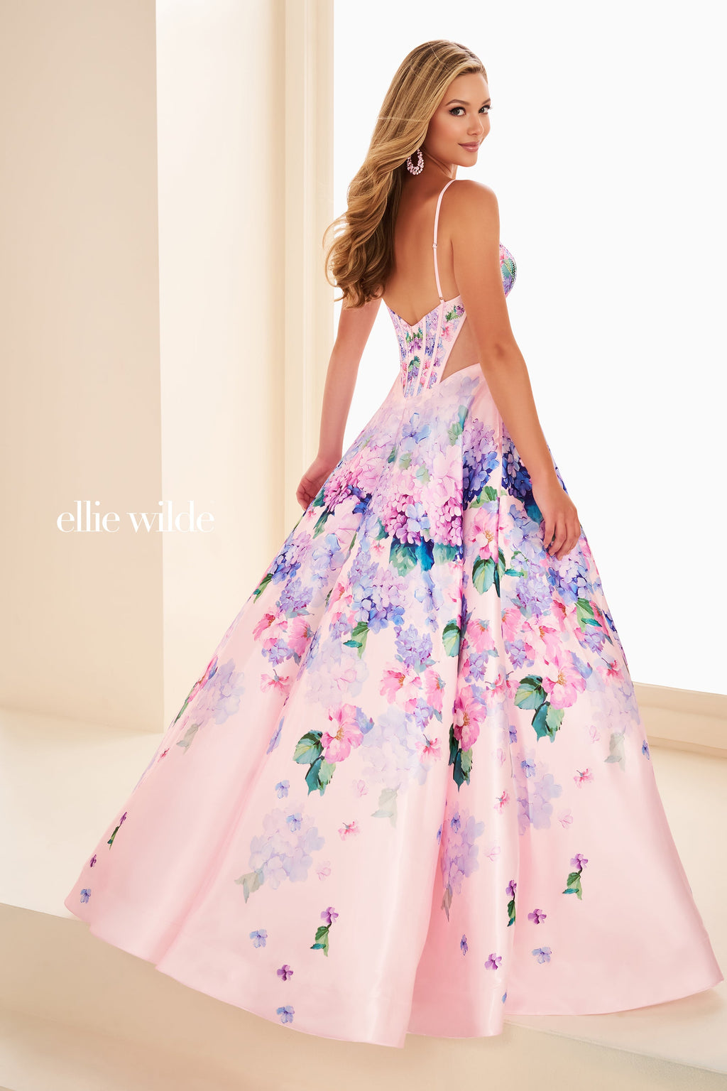 EW37004 - Ellie Wilde