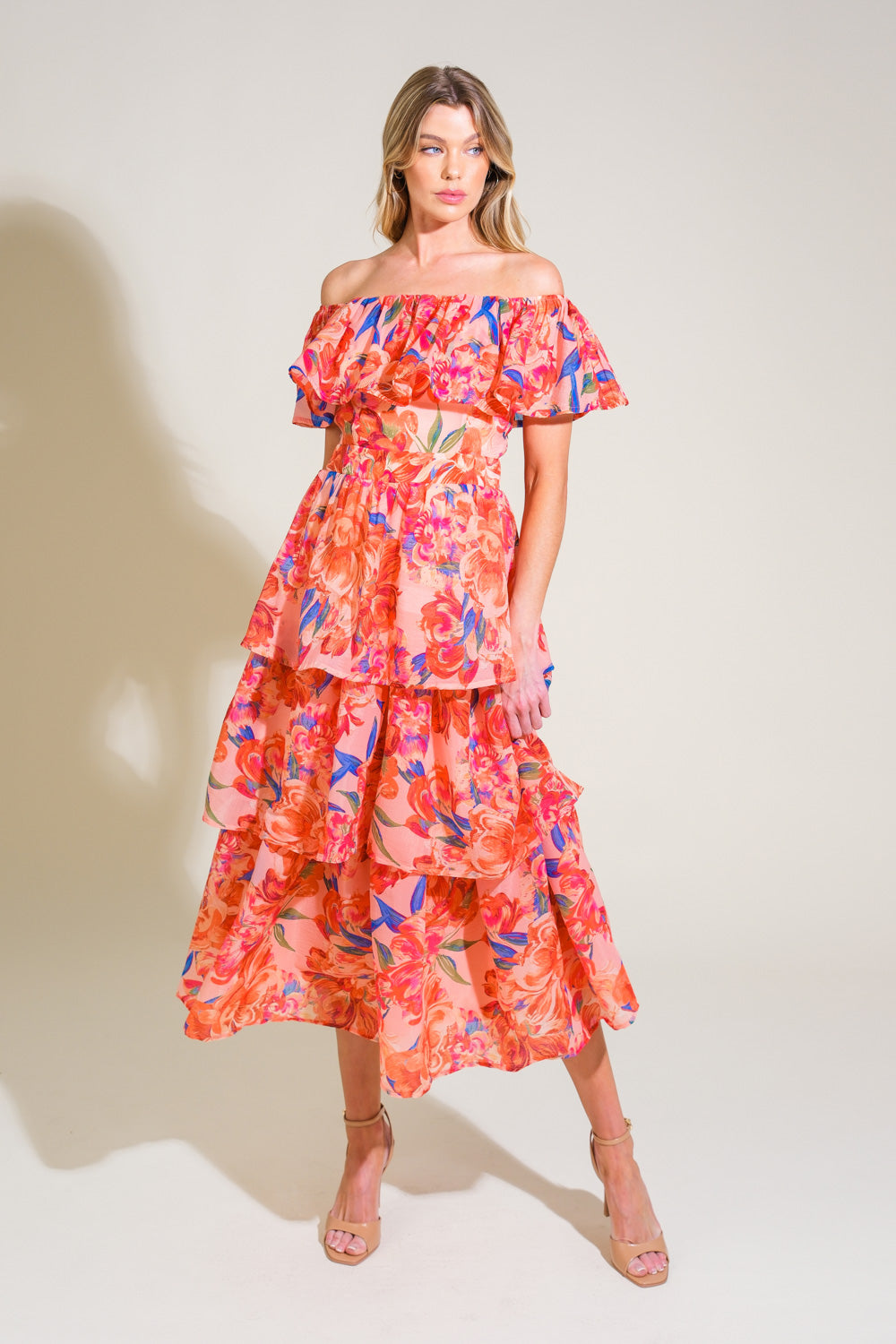 STROLL THE AVENUES MIDI DRESS - PEACH